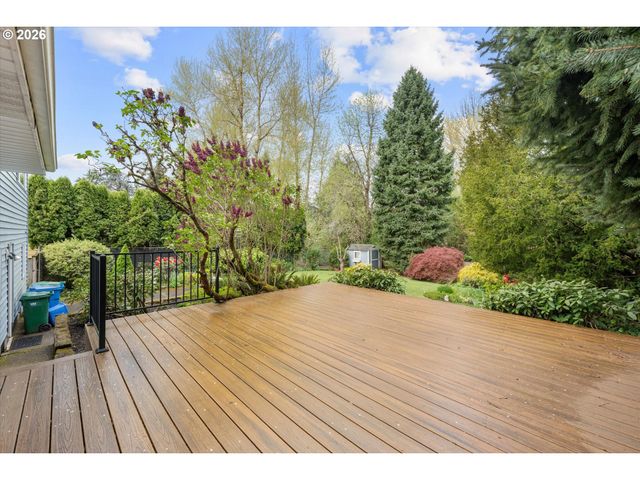 3235 Se SILVER SPRINGS Rd, Milwaukie, OR 97222