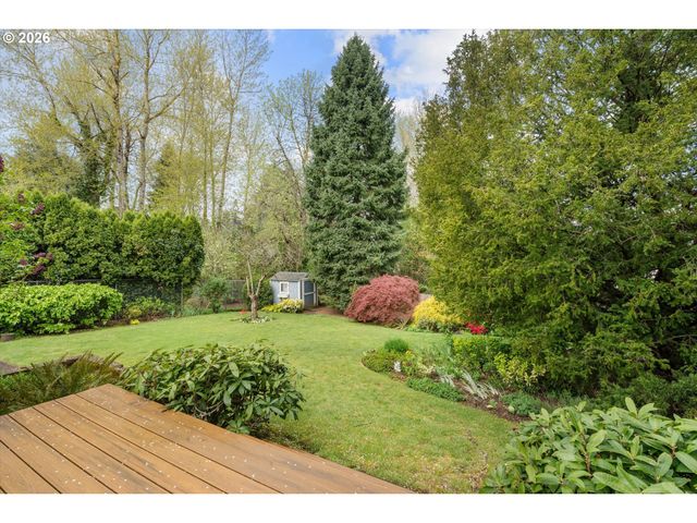 3235 Se SILVER SPRINGS Rd, Milwaukie, OR 97222