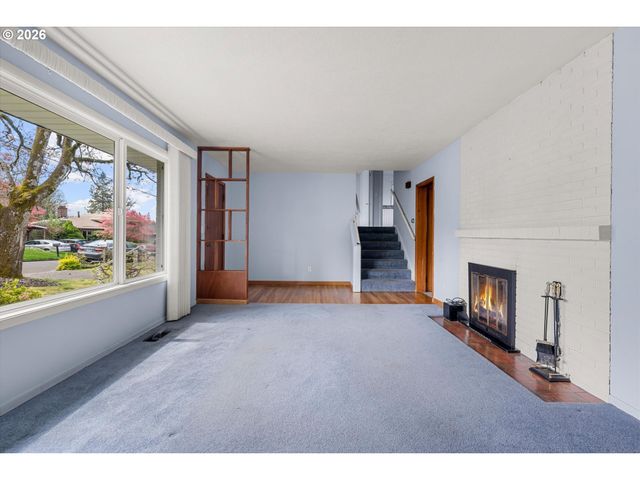 3235 Se SILVER SPRINGS Rd, Milwaukie, OR 97222