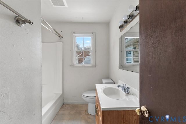 20501 Hickory Ct, South Chesterfield, VA 23803