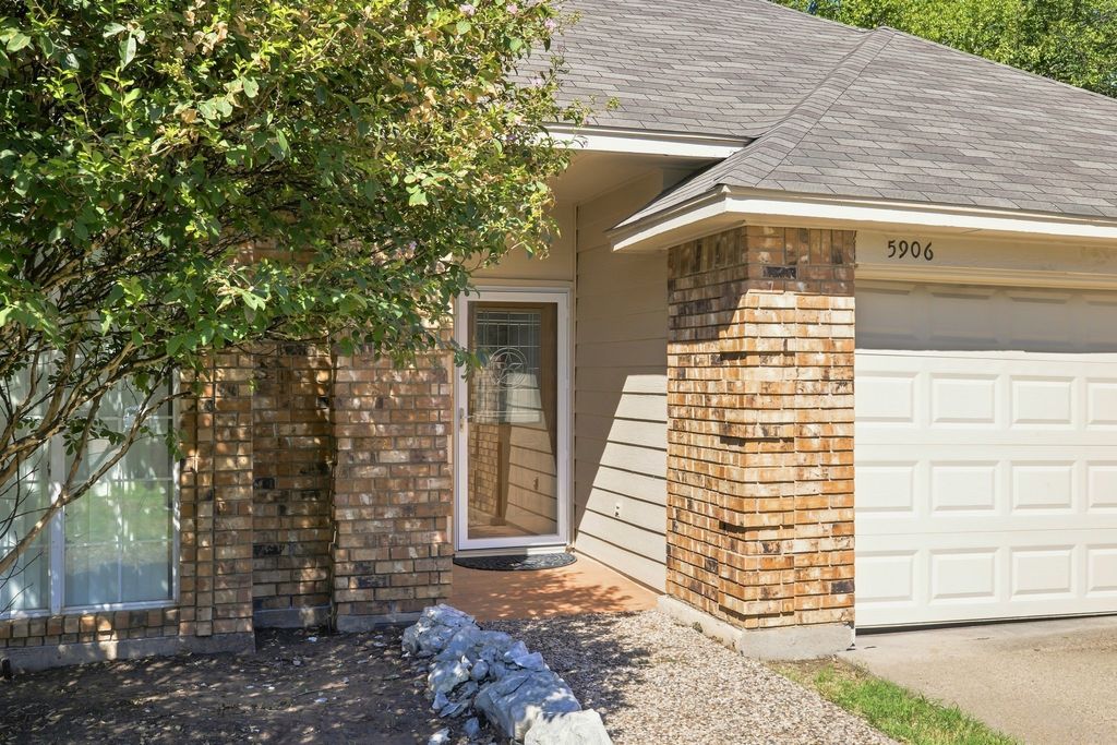 5906 Polo Club Drive, Arlington, TX 76017 — photo 2