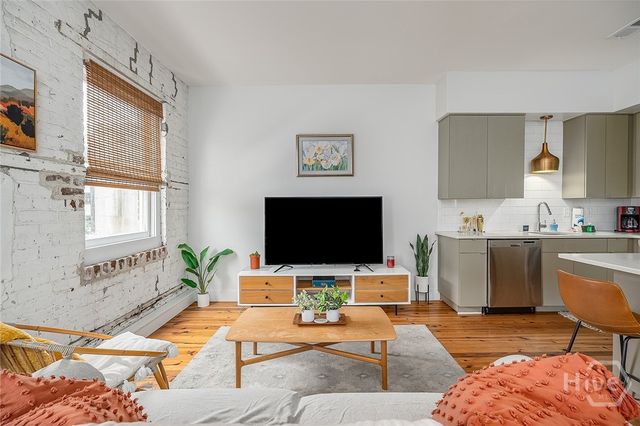 310 W Broughton Street 2002, Savannah, GA 31401