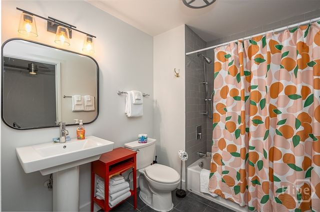 310 W Broughton Street 2002, Savannah, GA 31401