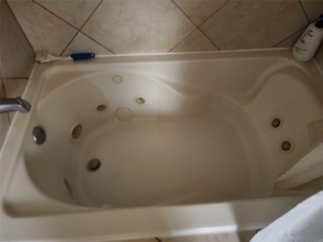 8705 NW 38th Drive 7b, Coral Springs, FL 33065