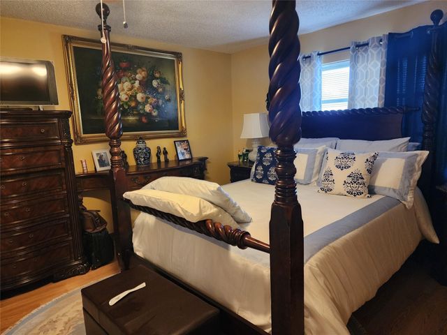 8705 NW 38th Drive 7b, Coral Springs, FL 33065