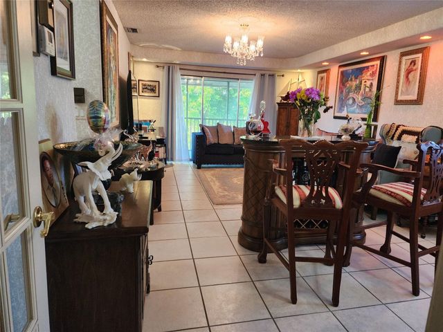8705 NW 38th Drive 7b, Coral Springs, FL 33065