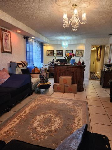 8705 NW 38th Drive 7b, Coral Springs, FL 33065
