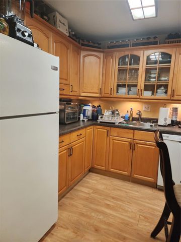 8705 NW 38th Drive 7b, Coral Springs, FL 33065