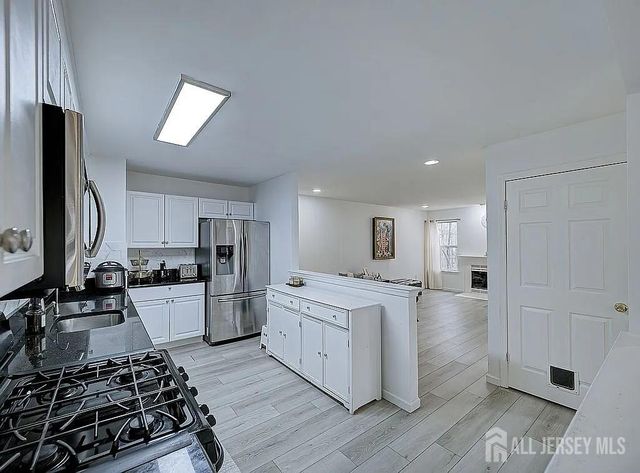 351 Bowler Court, Piscataway, NJ 08854