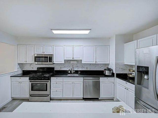 351 Bowler Court, Piscataway, NJ 08854