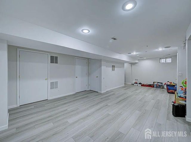 351 Bowler Court, Piscataway, NJ 08854