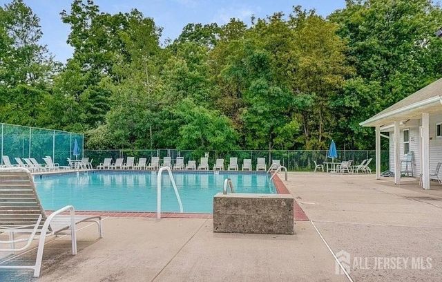 351 Bowler Court, Piscataway, NJ 08854