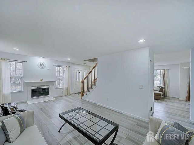 351 Bowler Court, Piscataway, NJ 08854