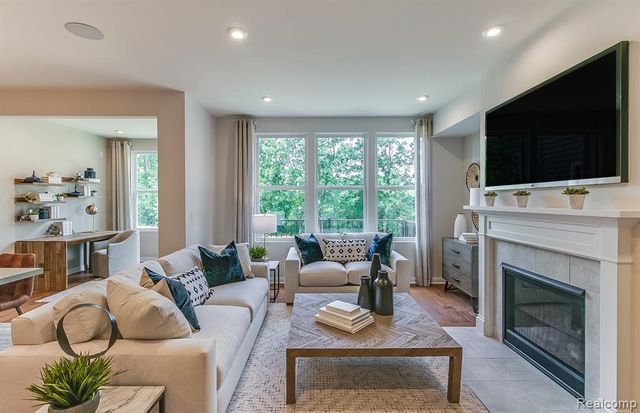 1474 Superior Drive, Milford, MI 48381