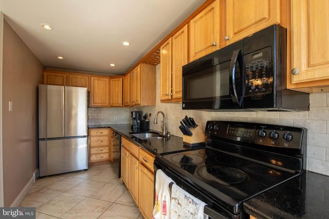 5221 PALMERS MILL RD, Clifton Heights, PA 19018