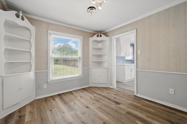 2104 W Lotus Avenue, Fort Worth, TX 76111