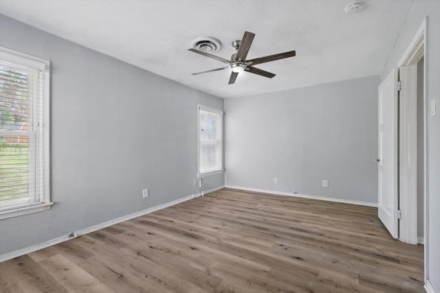 2104 W Lotus Avenue, Fort Worth, TX 76111