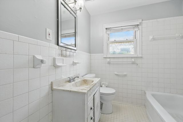 2104 W Lotus Avenue, Fort Worth, TX 76111