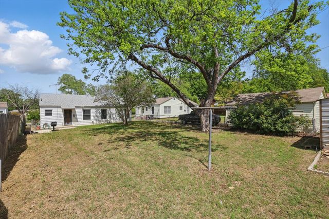 2104 W Lotus Avenue, Fort Worth, TX 76111