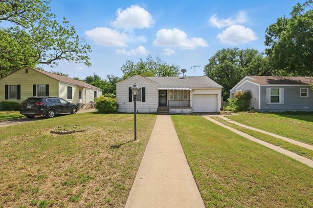 2104 W Lotus Avenue, Fort Worth, TX 76111