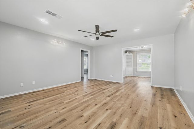 2104 W Lotus Avenue, Fort Worth, TX 76111