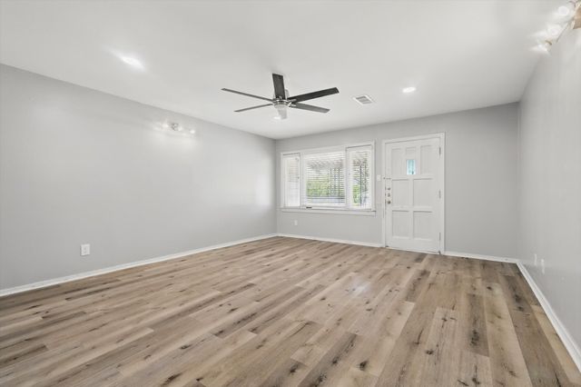 2104 W Lotus Avenue, Fort Worth, TX 76111