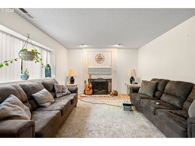 16085 Nw HARRIET Ct, Beaverton, OR 97006