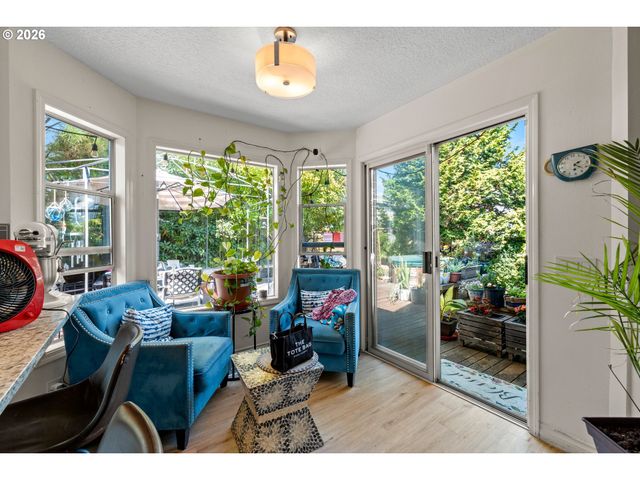 16085 Nw HARRIET Ct, Beaverton, OR 97006