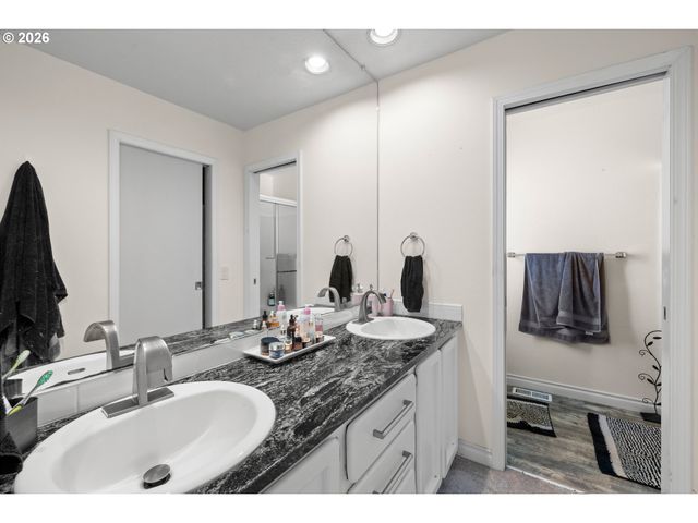 16085 Nw HARRIET Ct, Beaverton, OR 97006