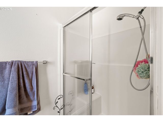 16085 Nw HARRIET Ct, Beaverton, OR 97006