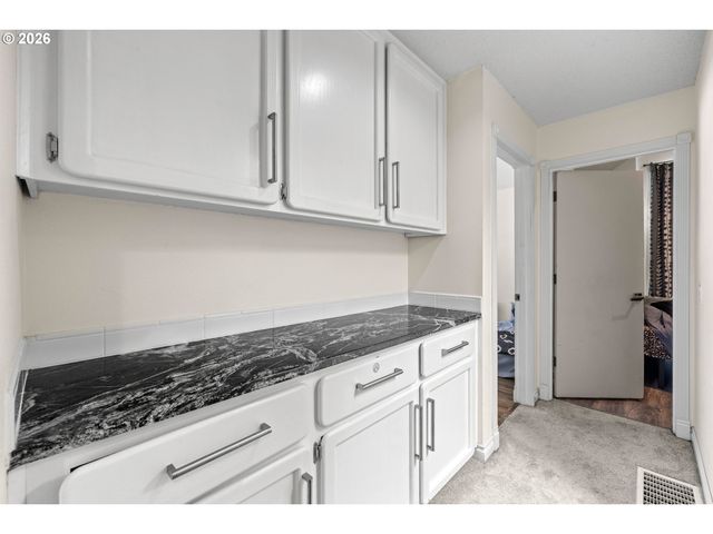 16085 Nw HARRIET Ct, Beaverton, OR 97006