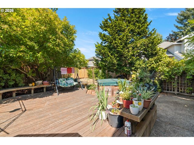 16085 Nw HARRIET Ct, Beaverton, OR 97006