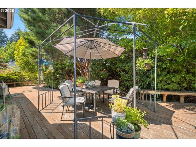 16085 Nw HARRIET Ct, Beaverton, OR 97006