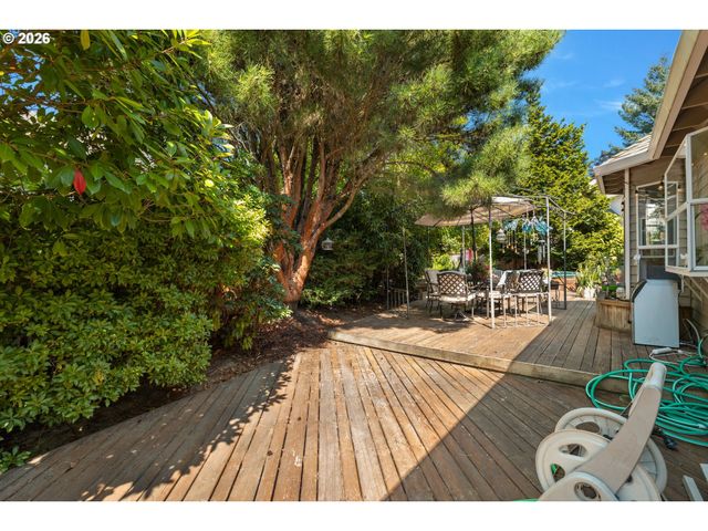 16085 Nw HARRIET Ct, Beaverton, OR 97006