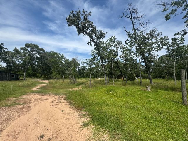 38056 S Bonnie Lake Drive, Hempstead, TX 77445