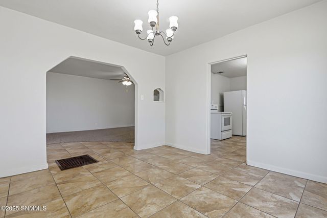 1325 Hoskins Lane, Las Cruces, NM 88007