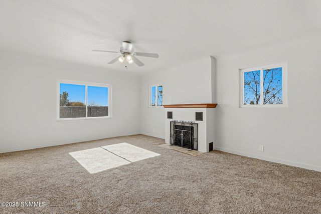 1325 Hoskins Lane, Las Cruces, NM 88007