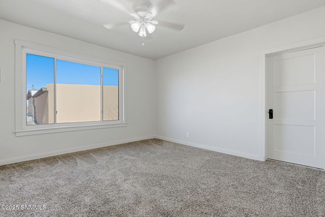 1325 Hoskins Lane, Las Cruces, NM 88007