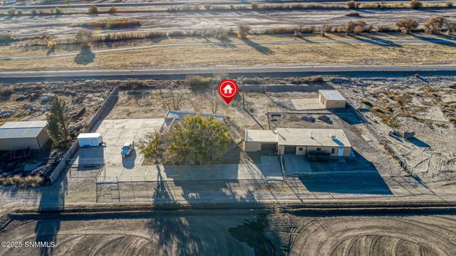 1325 Hoskins Lane, Las Cruces, NM 88007