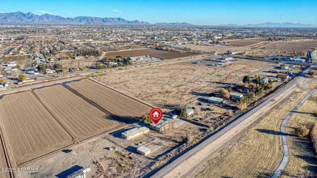 1325 Hoskins Lane, Las Cruces, NM 88007