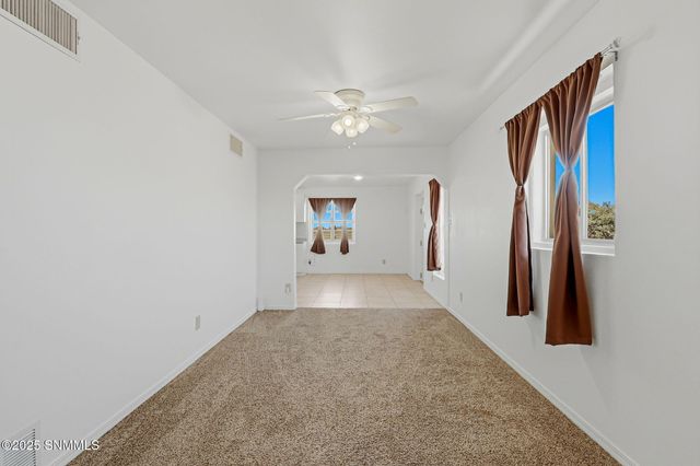 1325 Hoskins Lane, Las Cruces, NM 88007