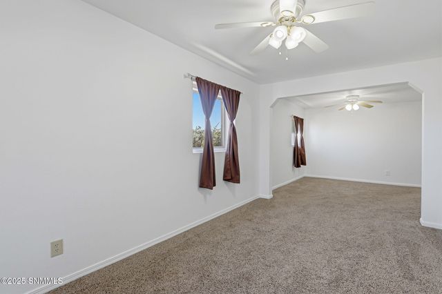 1325 Hoskins Lane, Las Cruces, NM 88007