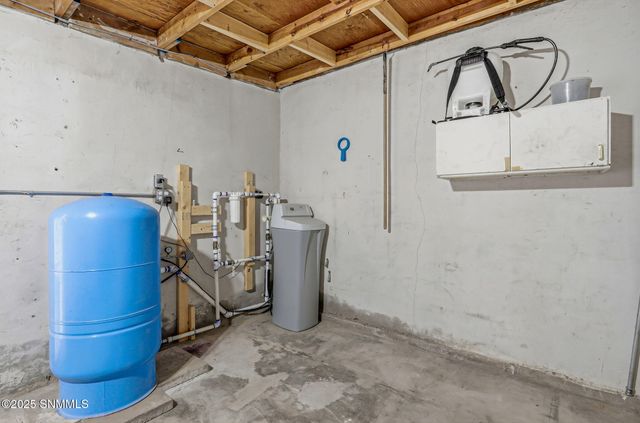 1325 Hoskins Lane, Las Cruces, NM 88007