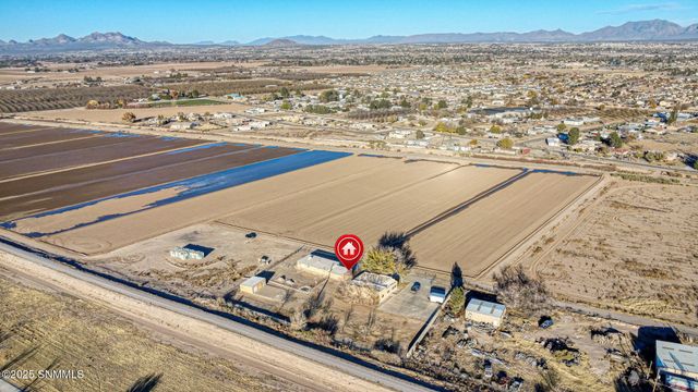 1325 Hoskins Lane, Las Cruces, NM 88007