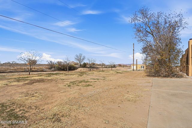 1325 Hoskins Lane, Las Cruces, NM 88007
