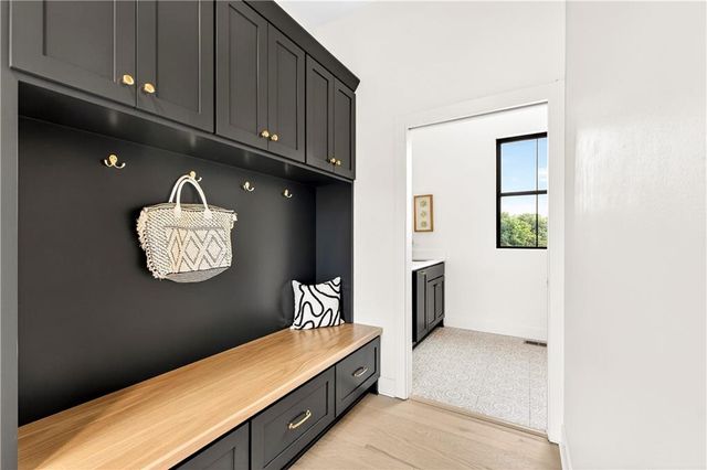 21851 179th Street, Tonganoxie, KS 66086