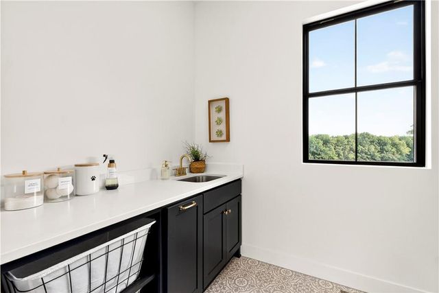 21851 179th Street, Tonganoxie, KS 66086