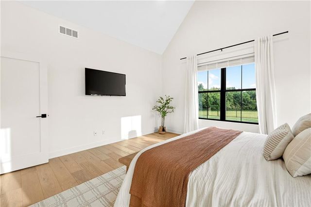 21851 179th Street, Tonganoxie, KS 66086