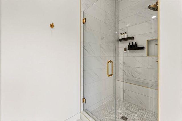 21851 179th Street, Tonganoxie, KS 66086