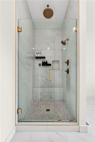 21851 179th Street, Tonganoxie, KS 66086